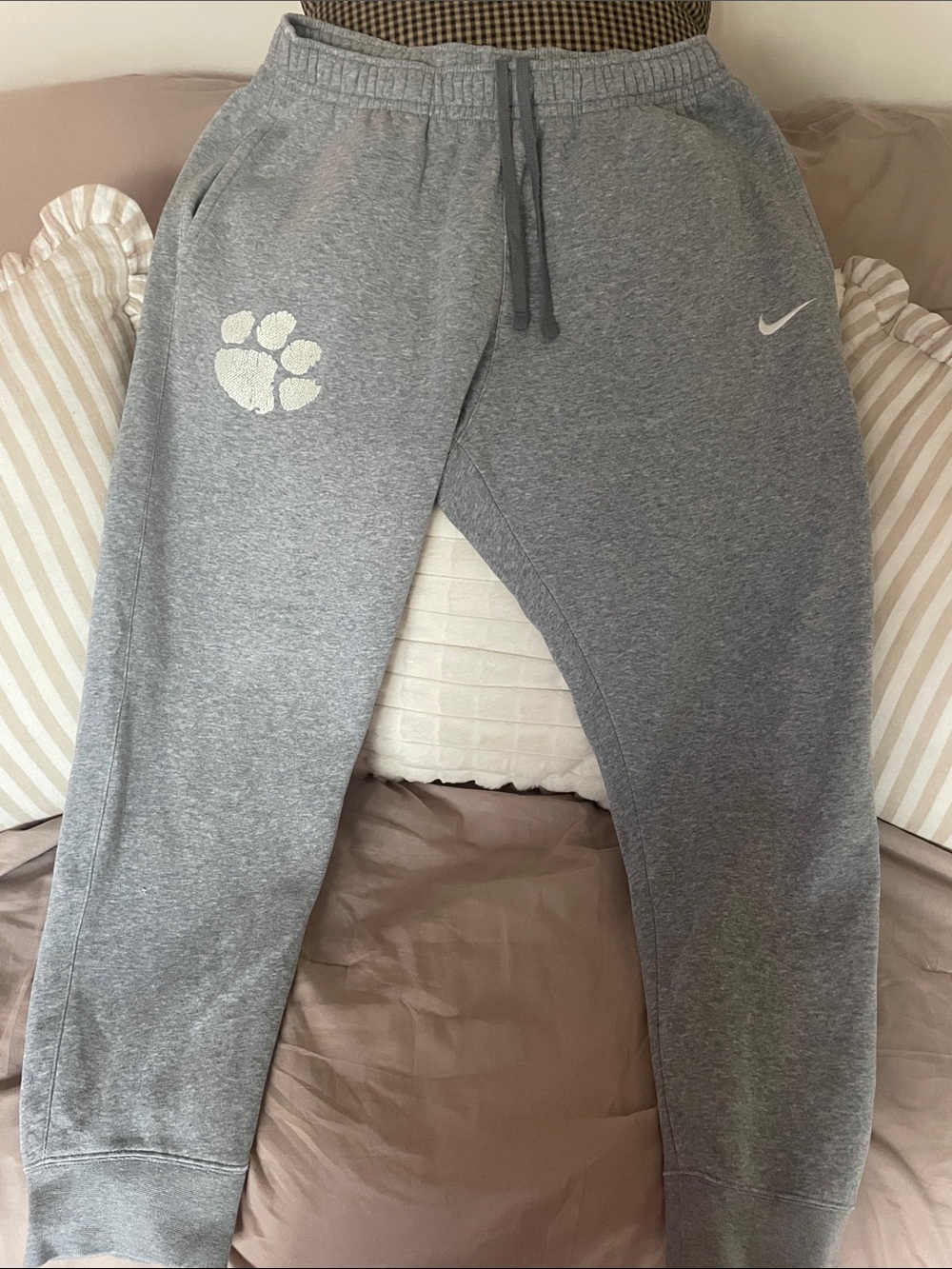 Nike Mens Sweatpants LARGE- good condition with White Paw and Swoosh